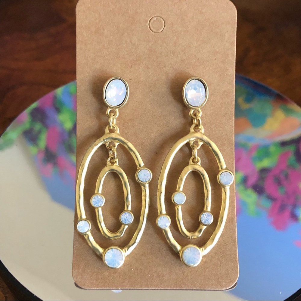 Vintage simulated opal gold tone dangle earrings